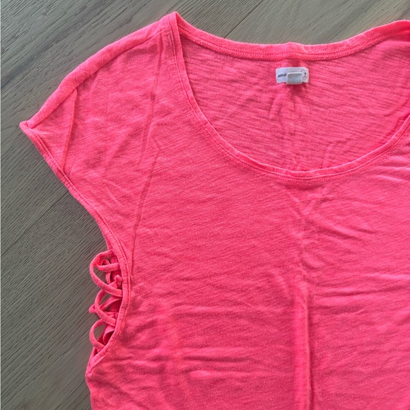 AERIE Criss Cross Tee - Picture 3 of 5